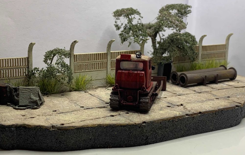 Ciągnik DT75 skala 1:87 H0