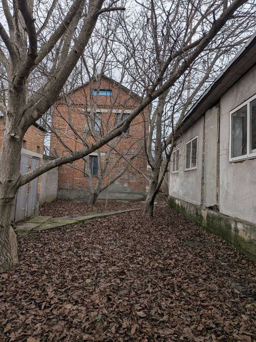 Продається ремонтно-виробнича база