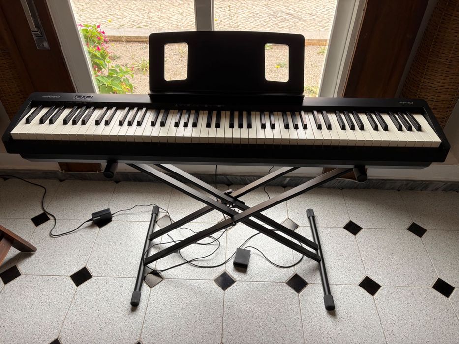 Piano Roland fp-10
