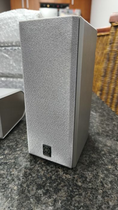 Sistema Home Cinema Yamaha 5.1 – Colunas + Subwoofer (Oportunidade)