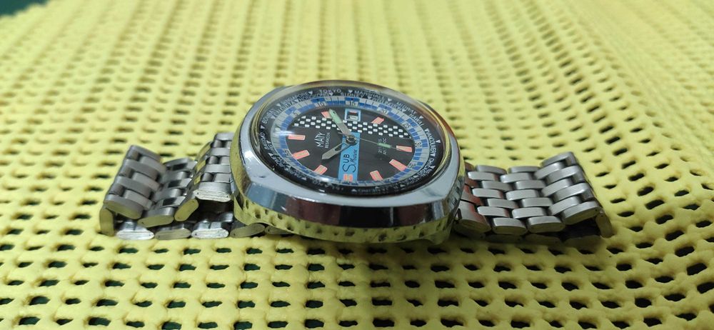 Relógio antigo MATY Besançon Submariner de corda manual 42mm