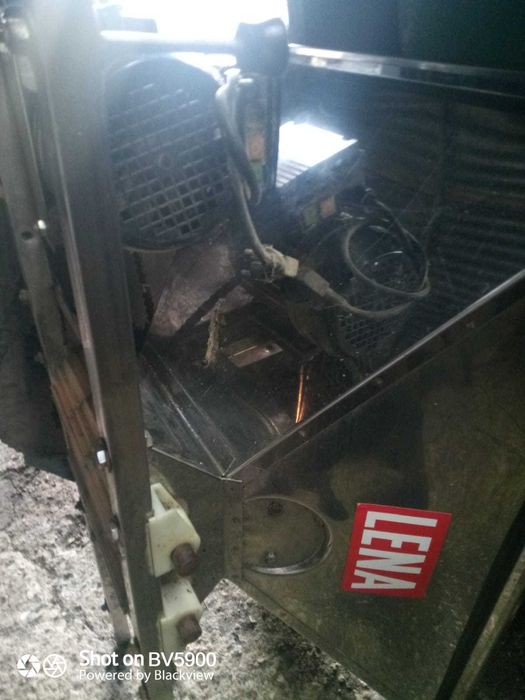 Esmagador de uvas semi novo