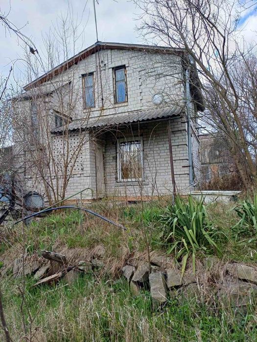 Продам 2х-этажный дом