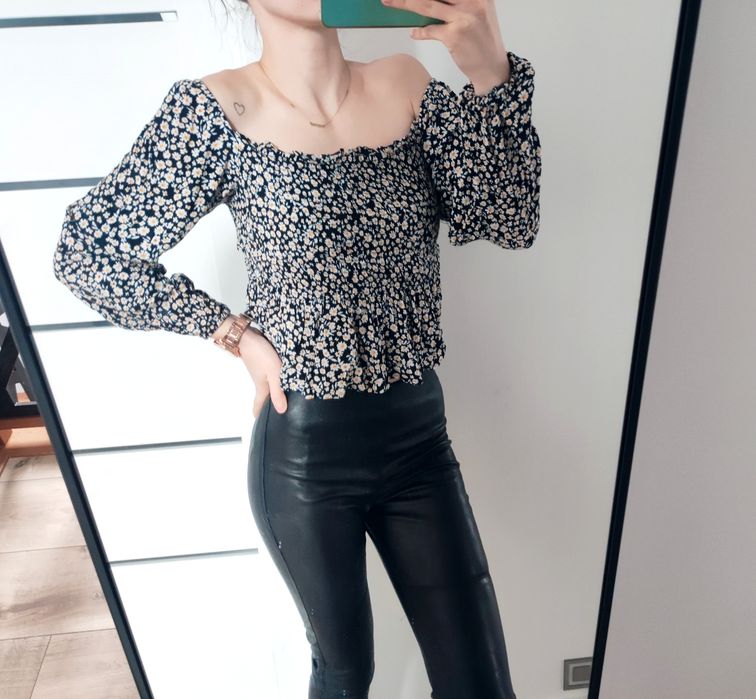 Bluzeczka hiszpanka odkryte ramiona Zara