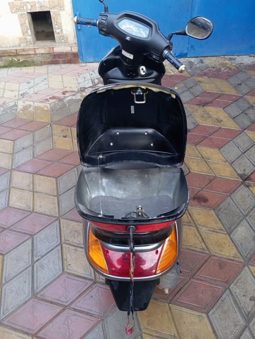 Продам мопед Honda spacy  100