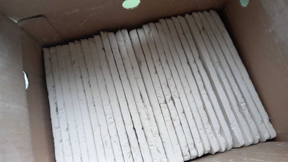 Плитка гипсовая.