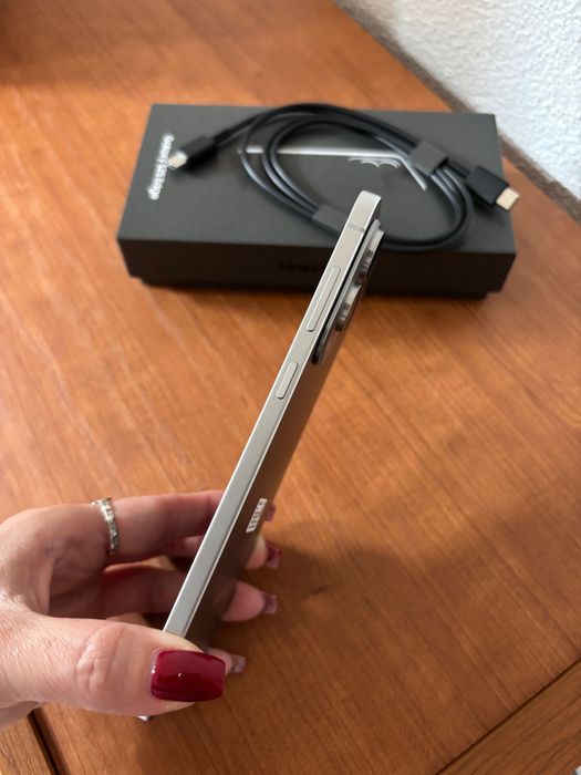 Samsung S25 Edge ( 1 semana de uso apenas )