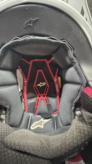 Мотошолом Alpinestars Supertech M8 — Топовий захист та технології