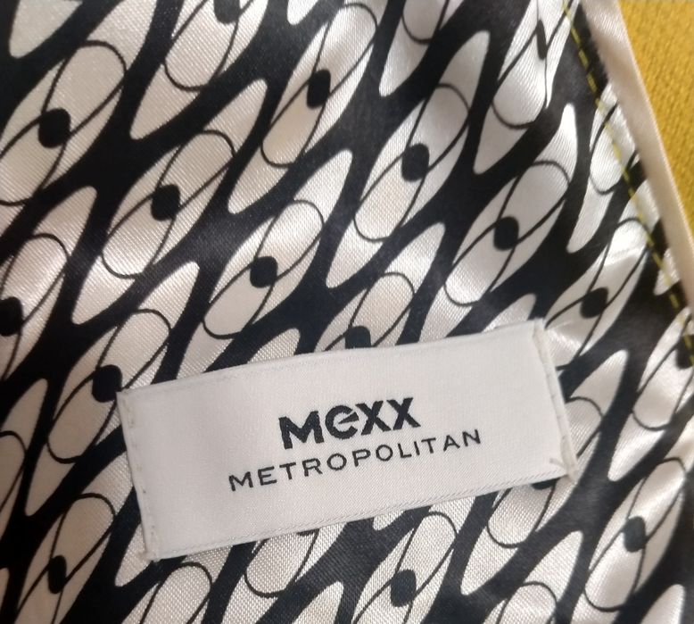 Пальто жіноче жовте, стан новий