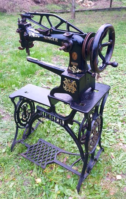 Szewska , LACIARKA maszyna SINGER 29K51 , stan BDB  , sprawna  ,