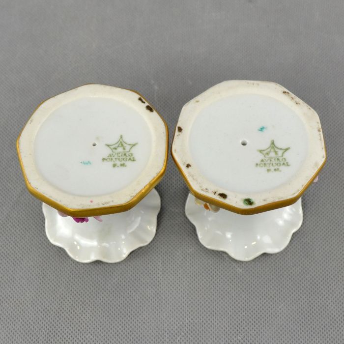 Par de castiçais em Porcelana Artibus