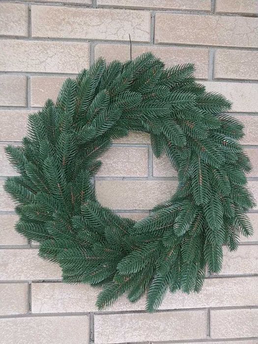 Новорічний вінок з літої хвої