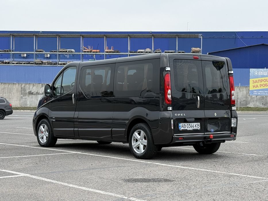 Бус Opel Vivaro 2009 Пасажир, Довга база (2.0 dCi) обмін, лізинг