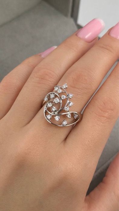 Каблучка з діамантами Бренд DAMAS