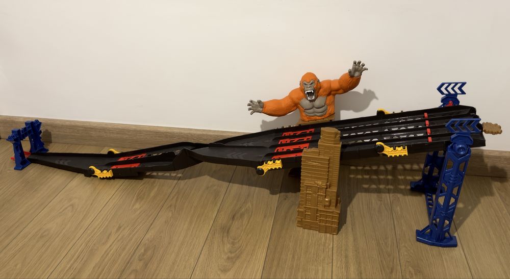 Pista Gorila Ataque METAL MACHINES