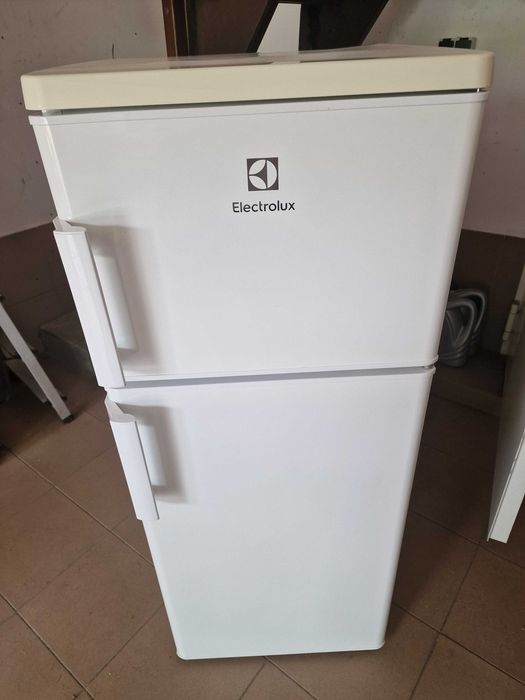 Lodówka Electrolux średnia