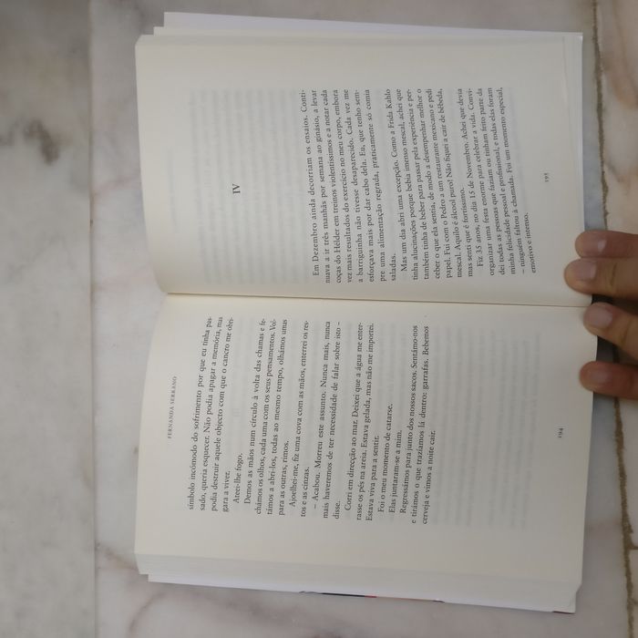 Livro "Também Há Finais Felizes" - Fernanda Serrano