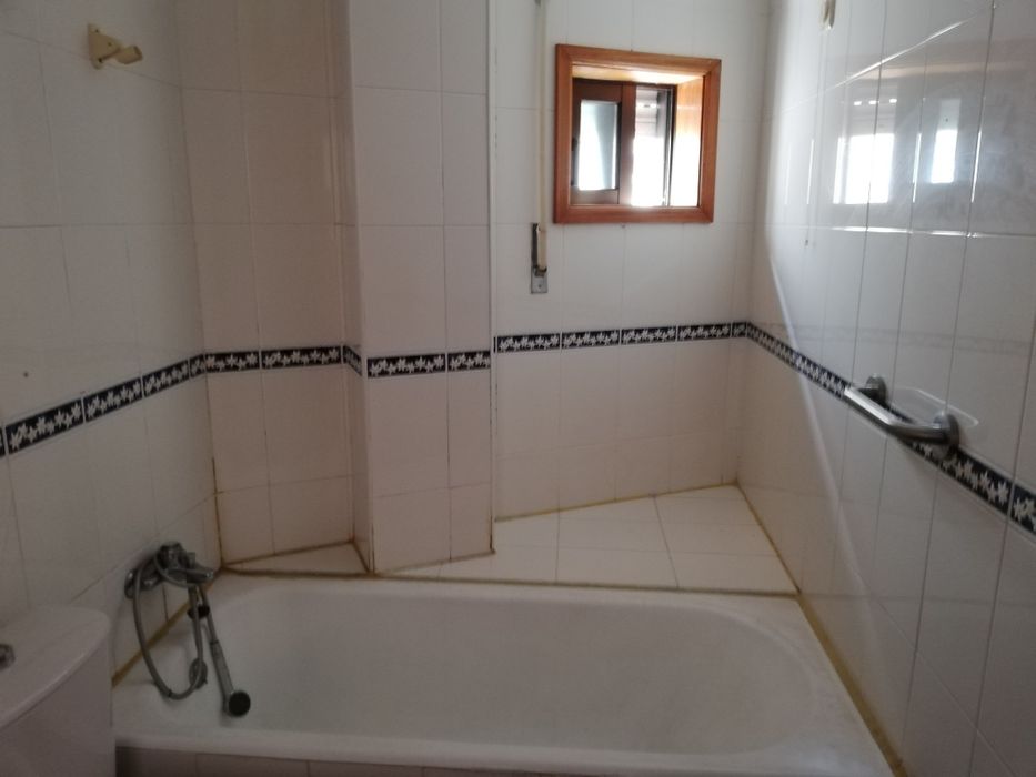 Apartamento T1 Semi Mobilado - Centro Oliveira de Azeméis