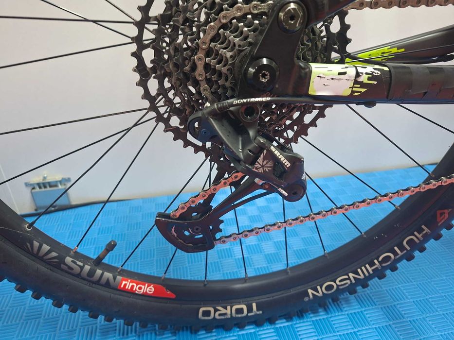 Bicicleta BTT Rockrider AM 100 S (Roda 29" / Suspensão Total)