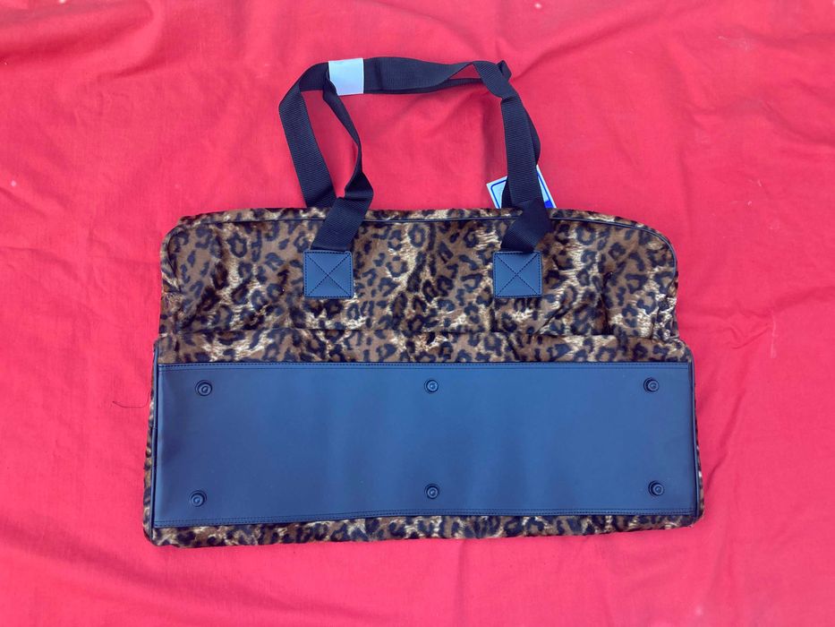 Saco de Viagem com padrão de tigre estilo veludo da marca Avon