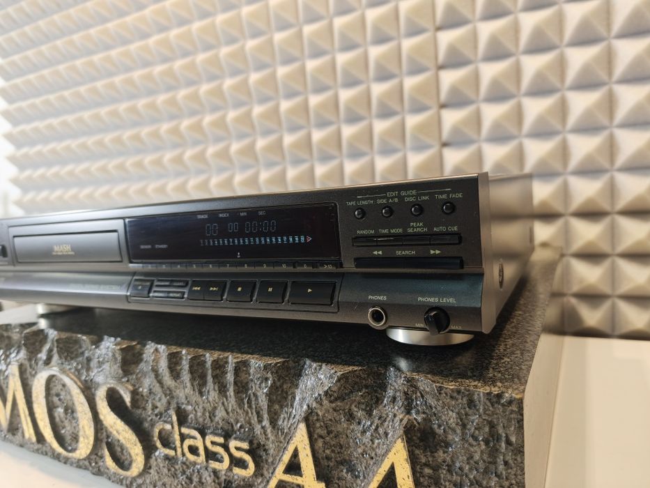 Odtwarzacz CD Technics SL-PG460A.