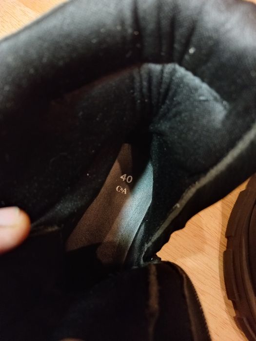 Ботінки 40розмір