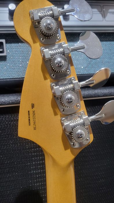 Baixo fender Mustang vintera