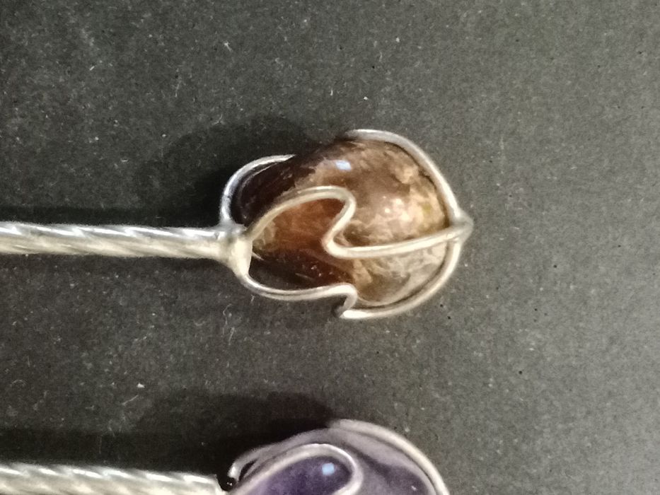 conjunto 3 alfinetes antigos em prata com pedra semi preciosa