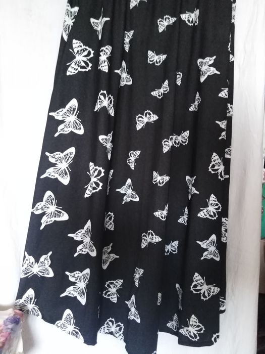 Спідниця трикотажна довга нова.