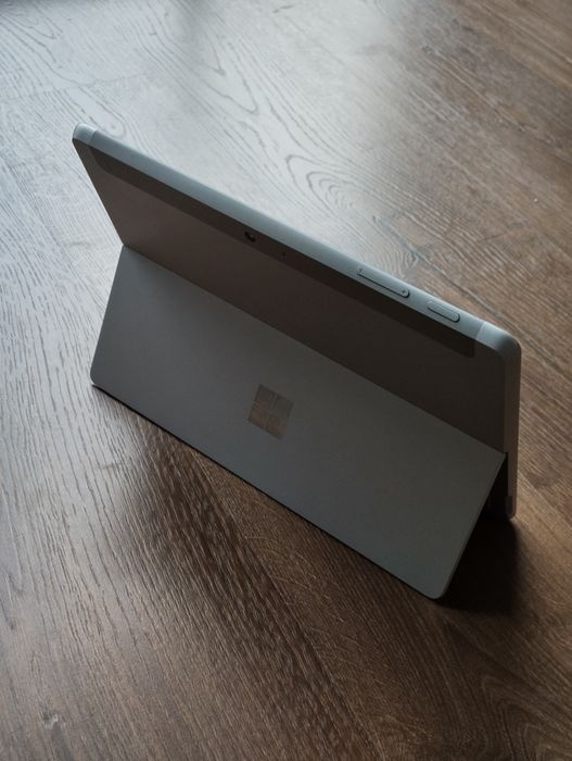Microsoft Surface Go, 4/64 + 128 GB microSD PNY