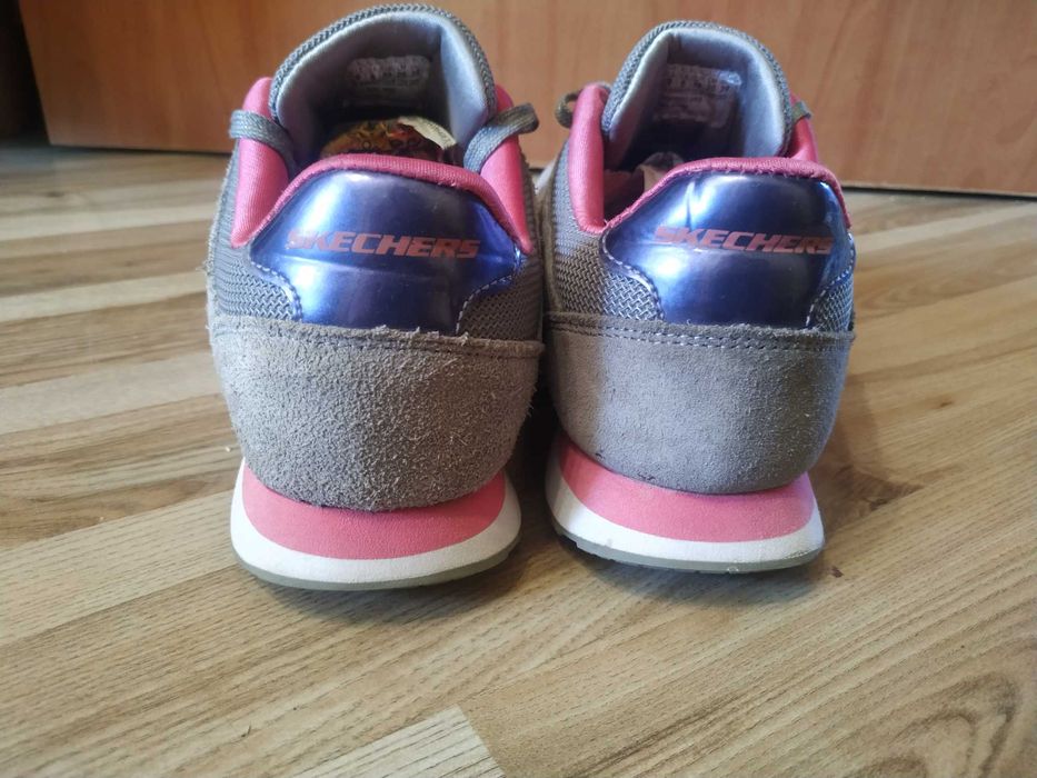 Кроссовки женские skechers размер 39-40.