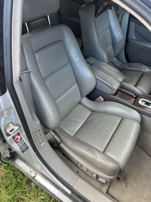 Кузов із Українськими документами Audi A8 D2 4.2 2000p розборка