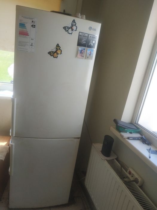 Продам большой холодильник