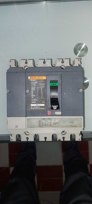 Merlin Gerin compact NS250N