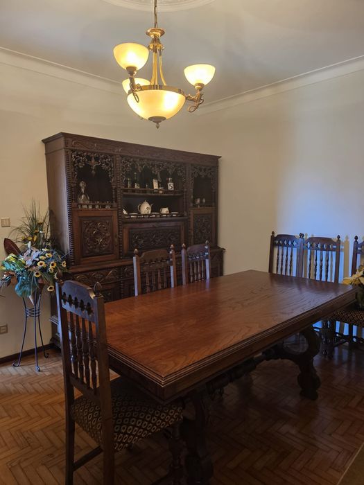 Sala de jantar em Carvalho