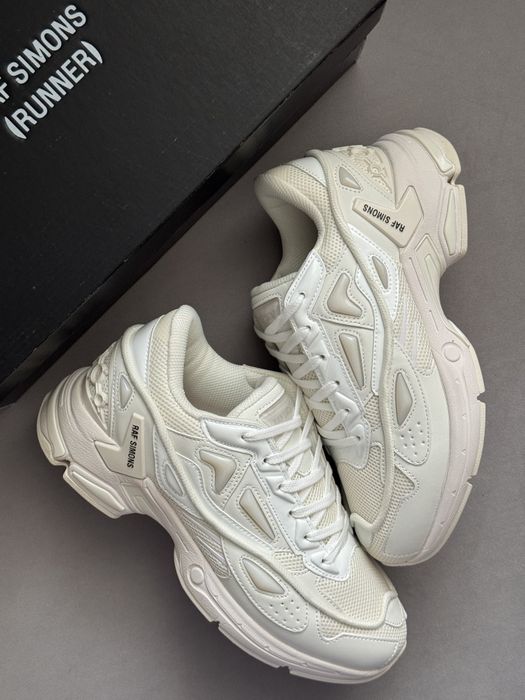 38-45 RAF SIMONS Pharaxus White Beige