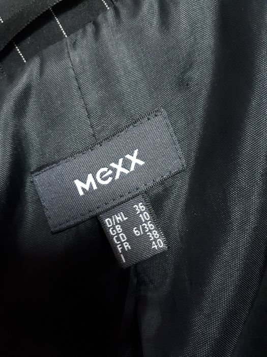 Blazer de Tecido Preto com riscas