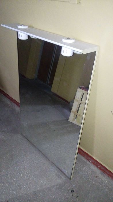 Зеркало 100 * 70см на панели с двумя лампами