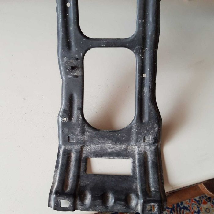 Peças Mercedes CLS  W219 | Suporte de radiador | Manga de eixo