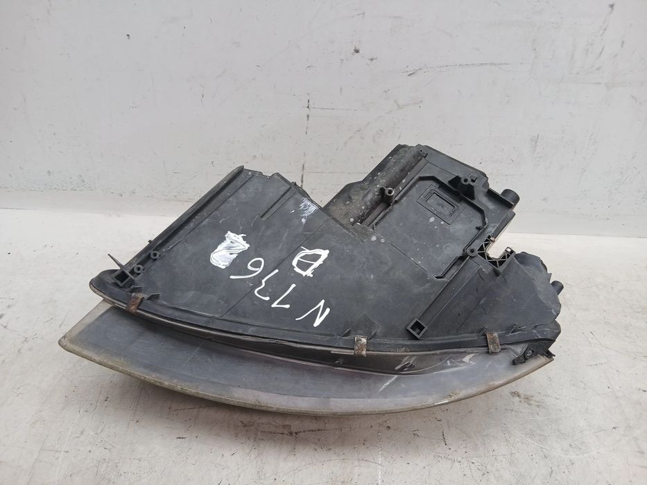 Ótica / farol direita AUDI A3 (8P1)