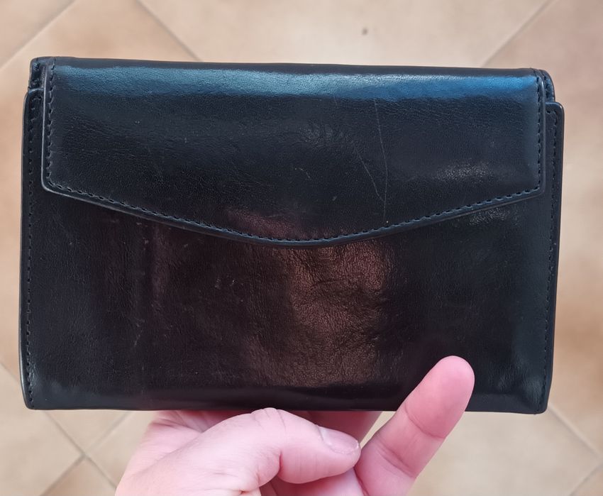 Carteira em pele genuína, marca Victória (casa das peles cartaxo)