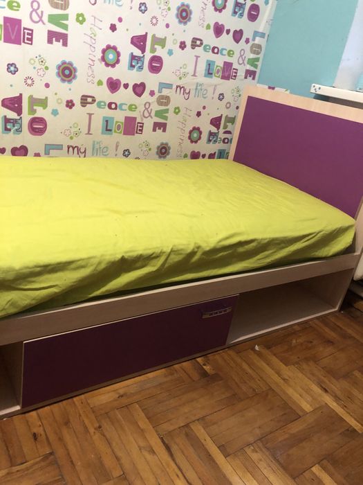 Дитяче ліжко в гарно у стані