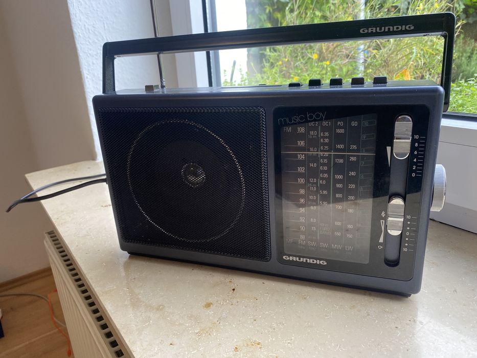 Радіоприймач Grundig