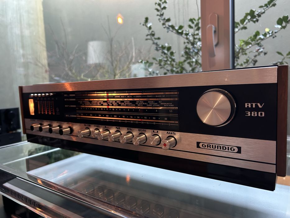 Receiver Grundig RTV380, excelente estado. Todo revisto