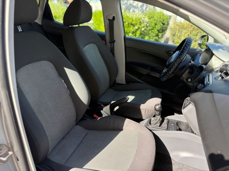 Seat ibiza de 2009 um 1.2  a gasolina  de 3 cilindros motor corrente so por chamada