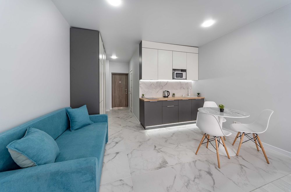 Стильна студія подобово, з Генератором, між двома станціями метро.