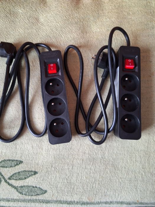 Listwy zasilające 2 sztuki z przełącznikiem 3 gniazda