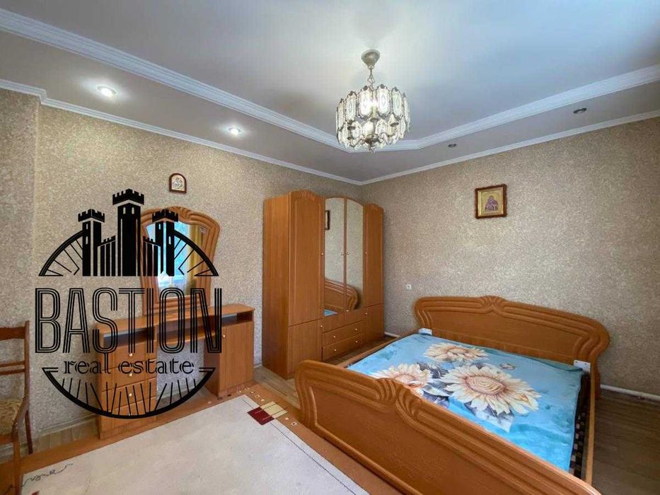 Продаж будинку у тихому та спокійному районі міста