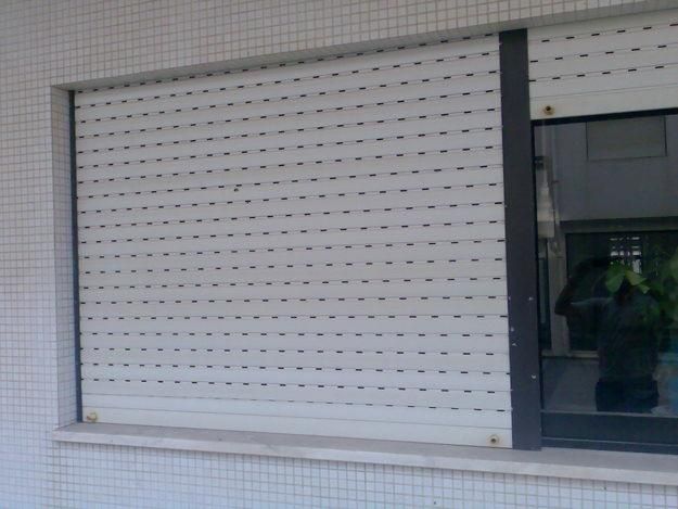 Faço reparação de estores, fita de estores, eletricos