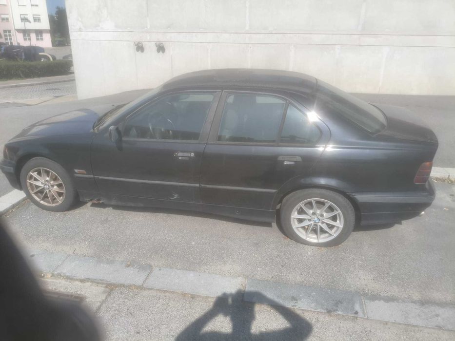 BMW 318i E36 (1996) – Funcional / Para Reparar ou Peças